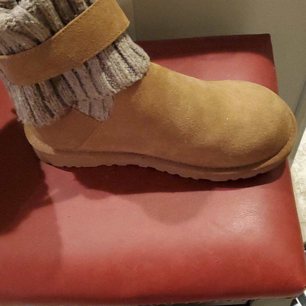 Uggs never worn tan suede belted with wool top - Picture 4 of 6